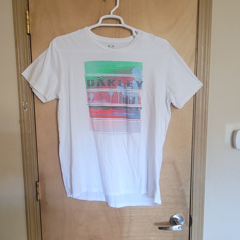 Oakley Size XL T-Shirt Regular Fit  California Scene